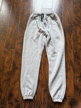 NWT! PrettyLittleThing Petite Grey Elastic Waist Sweatpants, size 2P